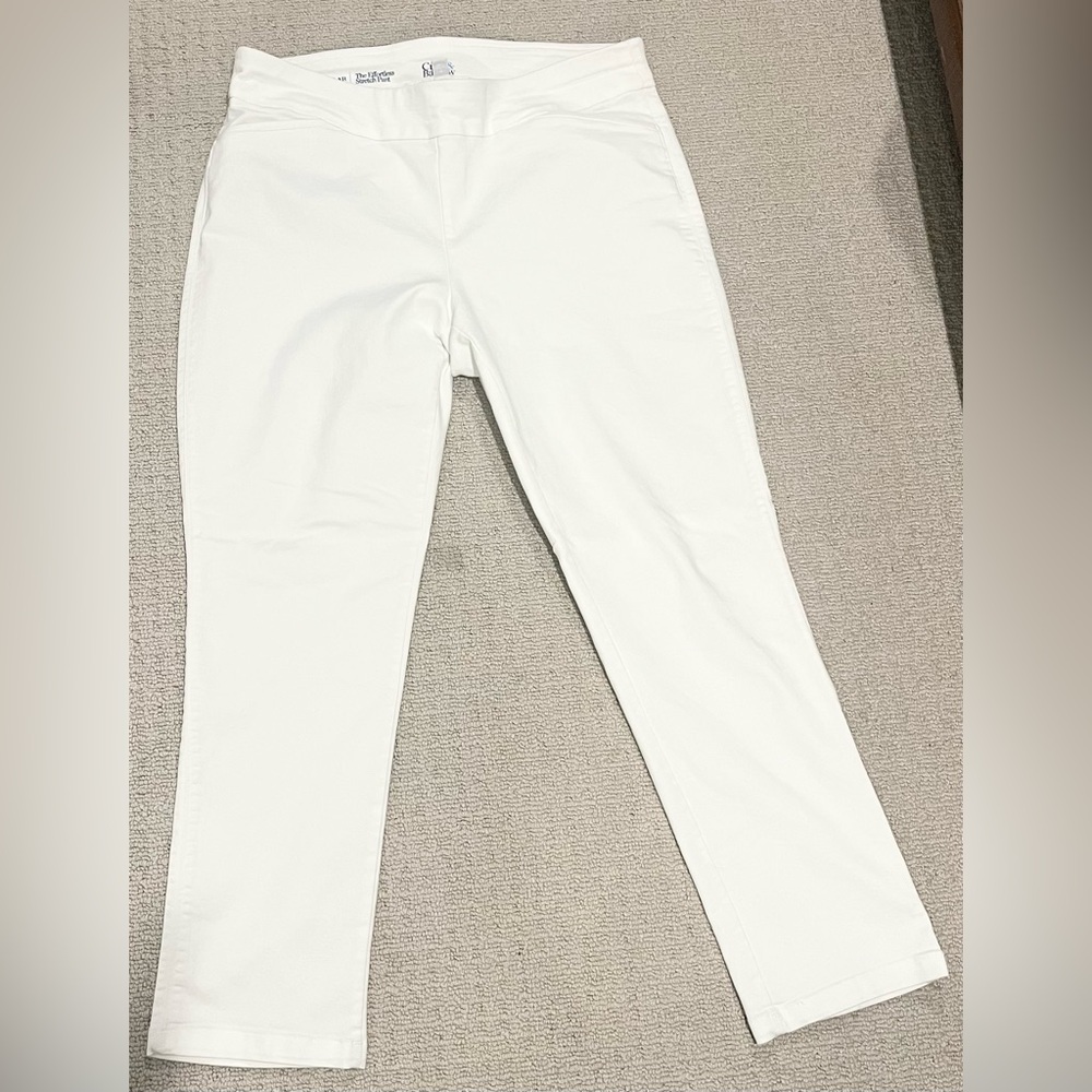 Croft & Barrow Women's White Straight Leg Pants - Picture 2 of 6
